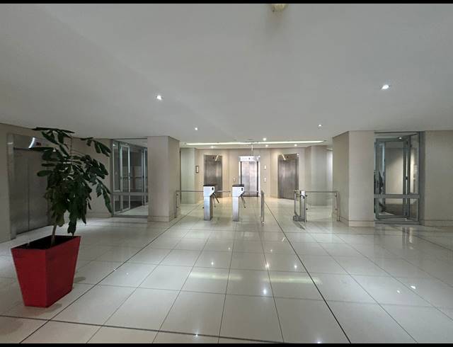 1,767M² OFFICE TO LET IN SANDTON CENTRAL